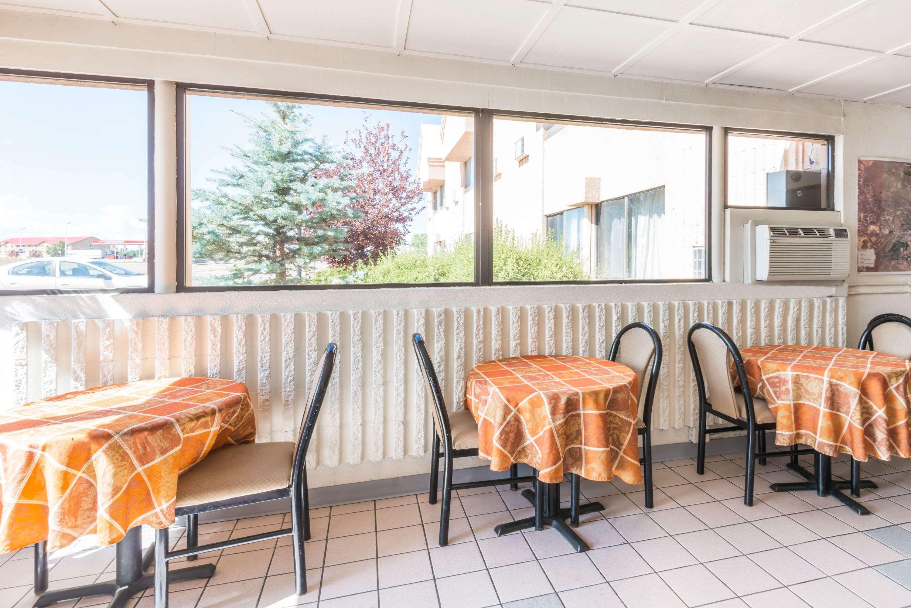Hotel Super 8 By Wyndham Laramie Extérieur photo